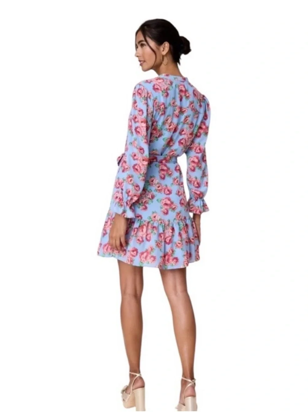 GORGEOUS UnTuckit Spring Floral Tie-Waist Mini Dress in Light Blue & Rose - Picture 3 of 9